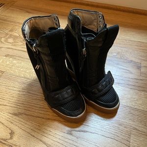 LAMB Sneaker Wedge Size 6